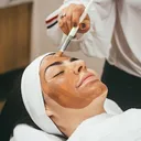 Tratamiento facial en curso